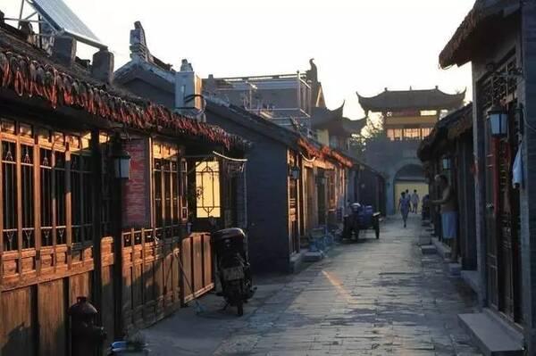 中集车辆发盈喜 预计年度归母净利润约23.98亿至24.78亿元